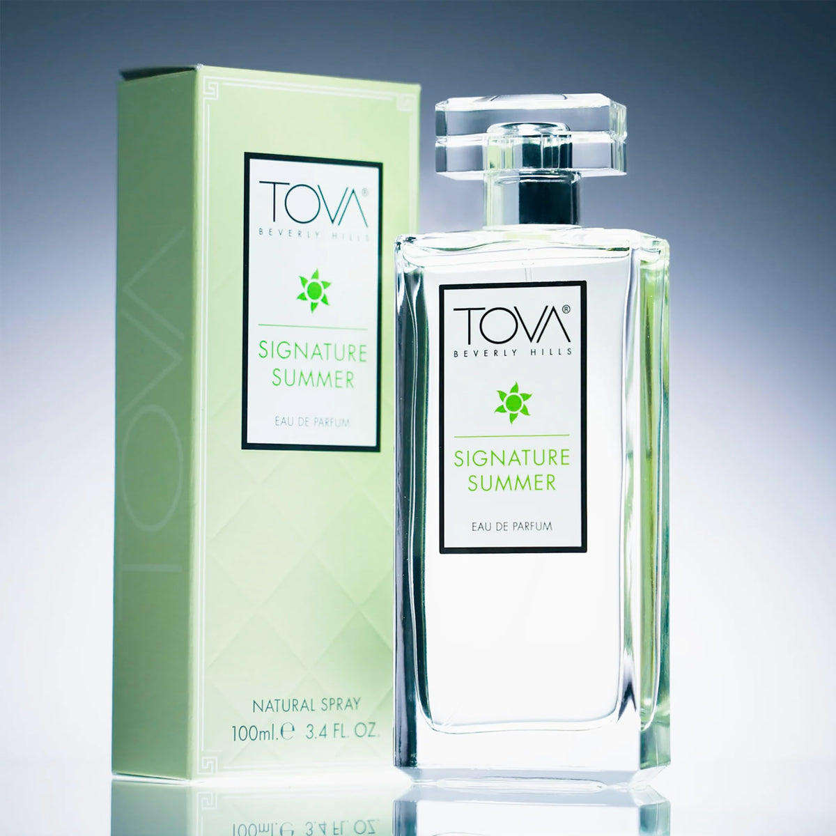 Heart notes of lavender and lily form a soft floral core