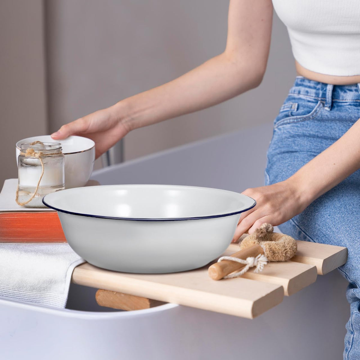 TOVINANNA enamel basin rolled rim for comfortable grip during use