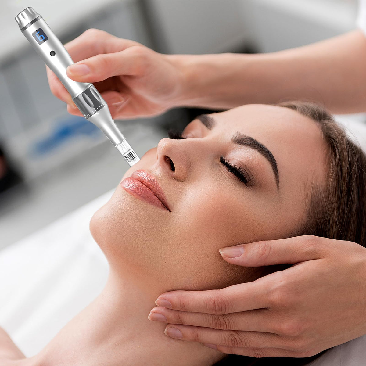 TrDLam Derma Roller Pen beard detail helps even out skincare on facial hair.
