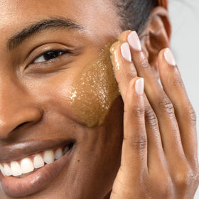 Spa-like setup image emphasizes balanced, refreshed skin after use.