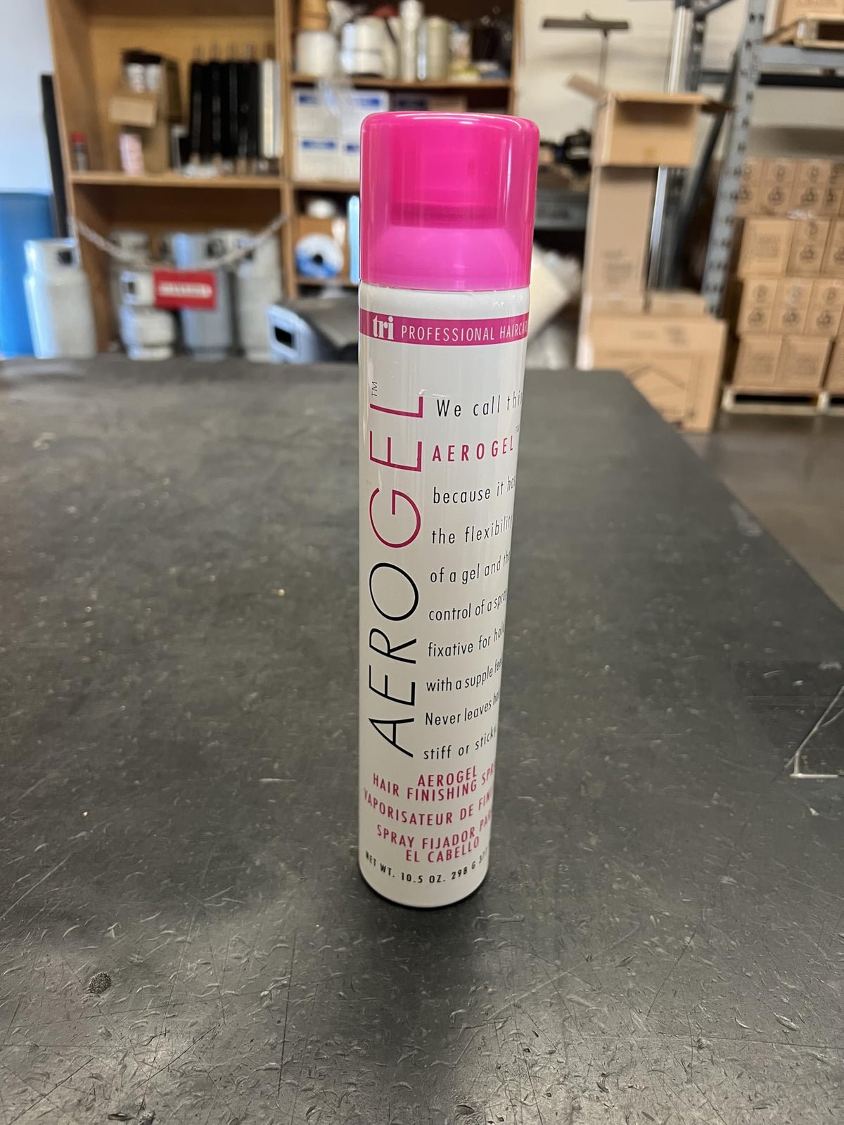 TRIDESIGN Aerogel bottle front view highlighting sleek design.