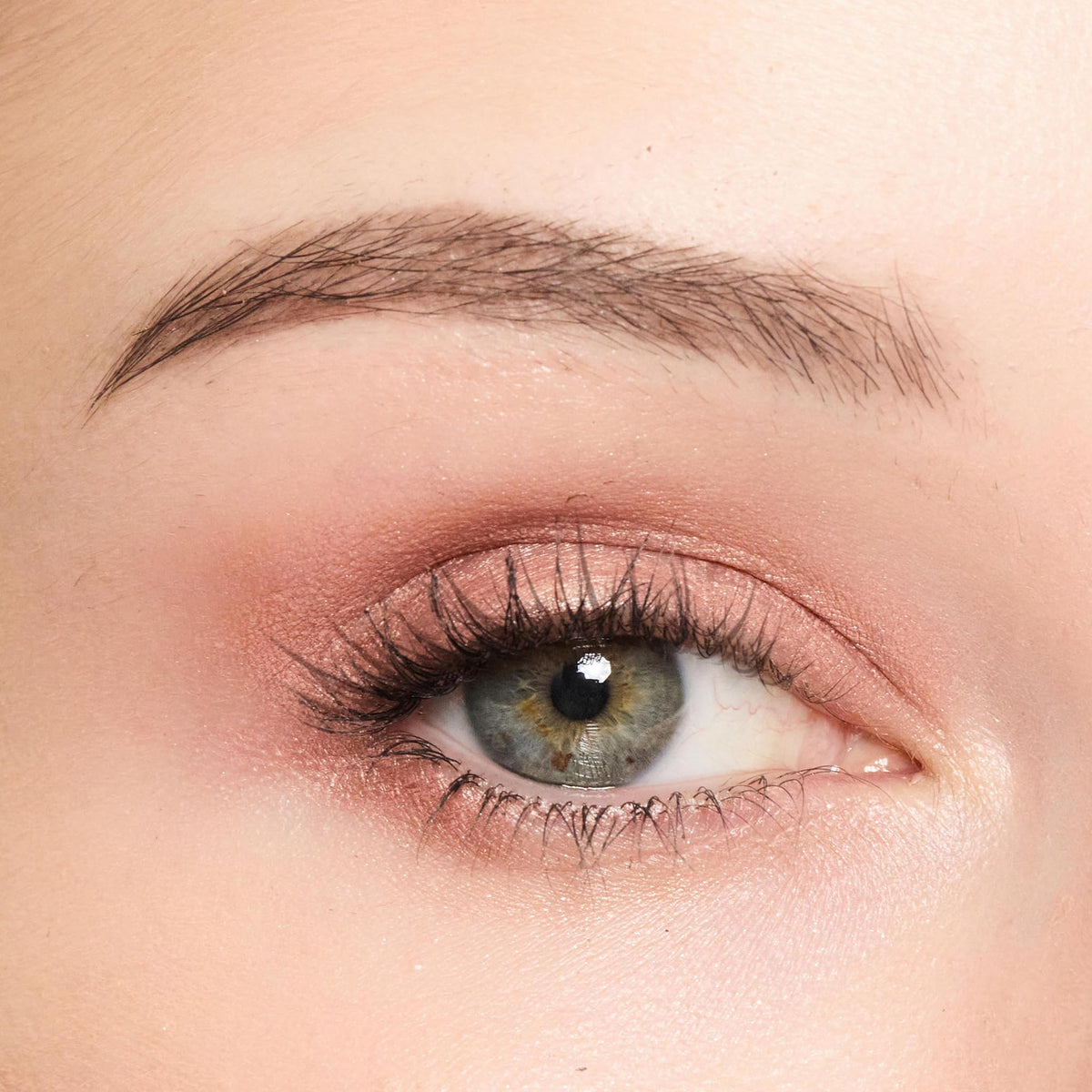 Rose Quartz cream texture blends smoothly for seamless lid application
