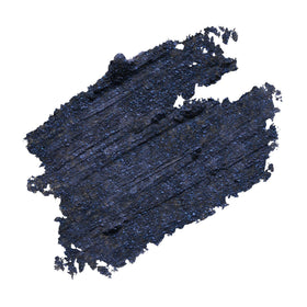 Close-up of the precise-tip edge for clean, even definition along the lash line