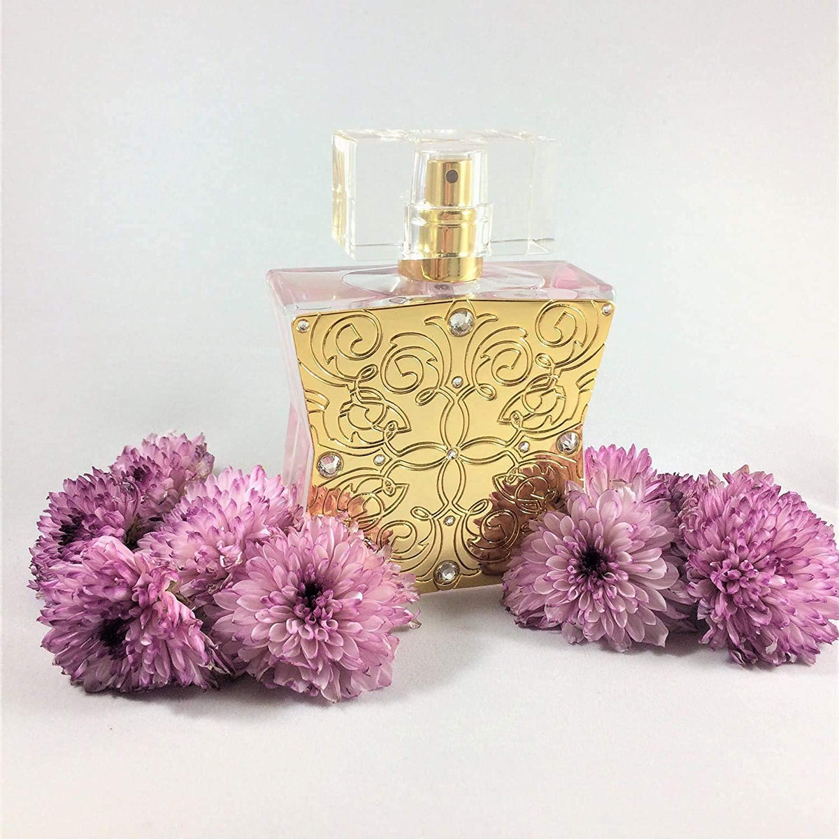 Tru Fragrance Beauty Western Lace floral notes bloom on skin