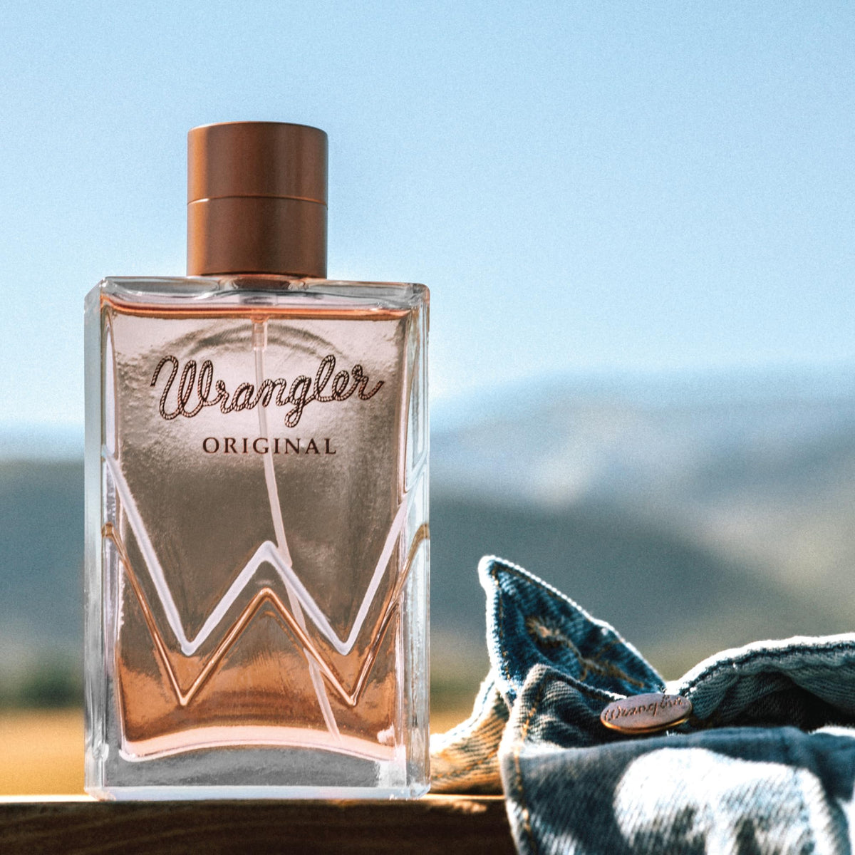 Wrangler Original packaging box is elegant, gift-ready and stylish.
