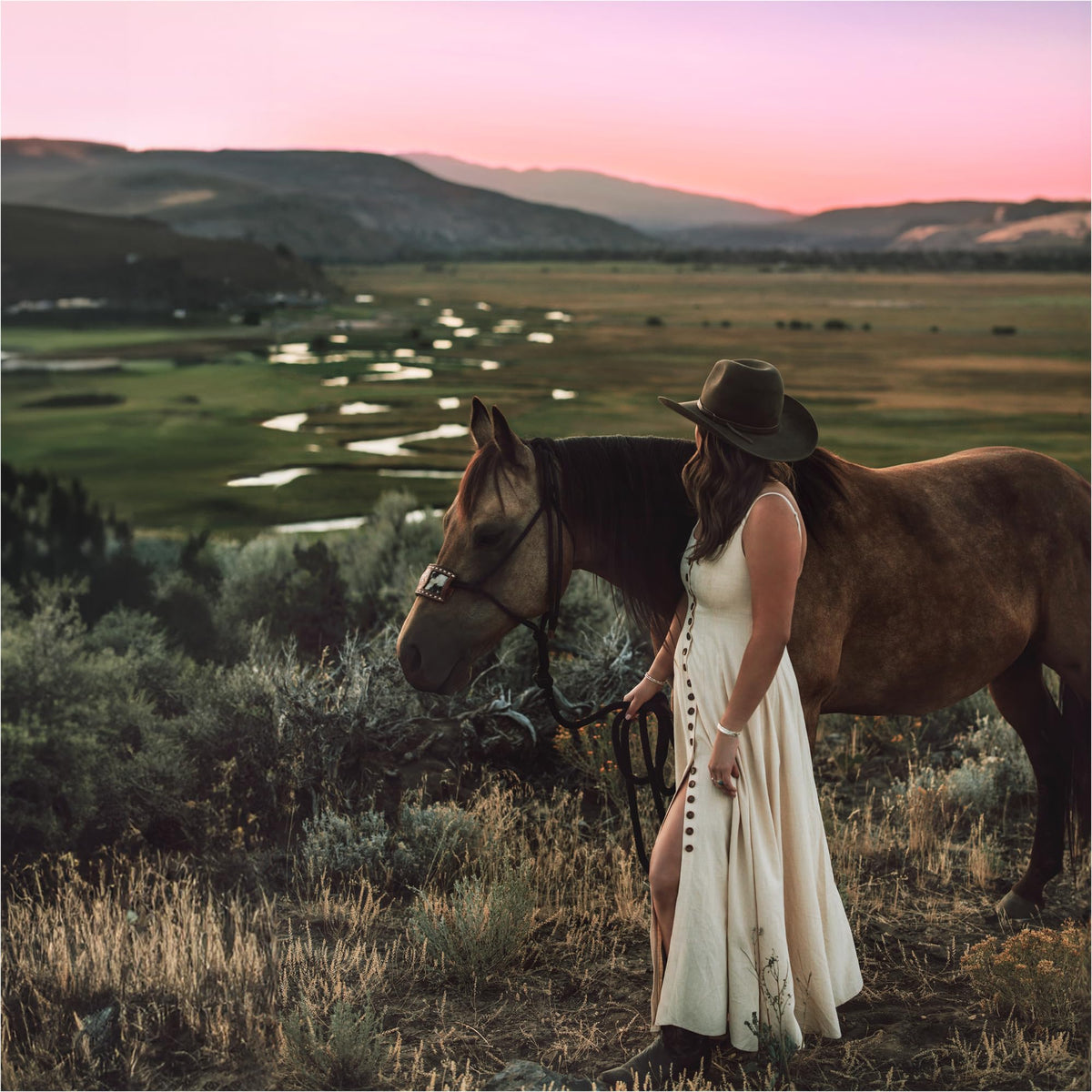 Tru Western Yellowstone Dusk vanilla orchid warmth enhances intimate moments.
