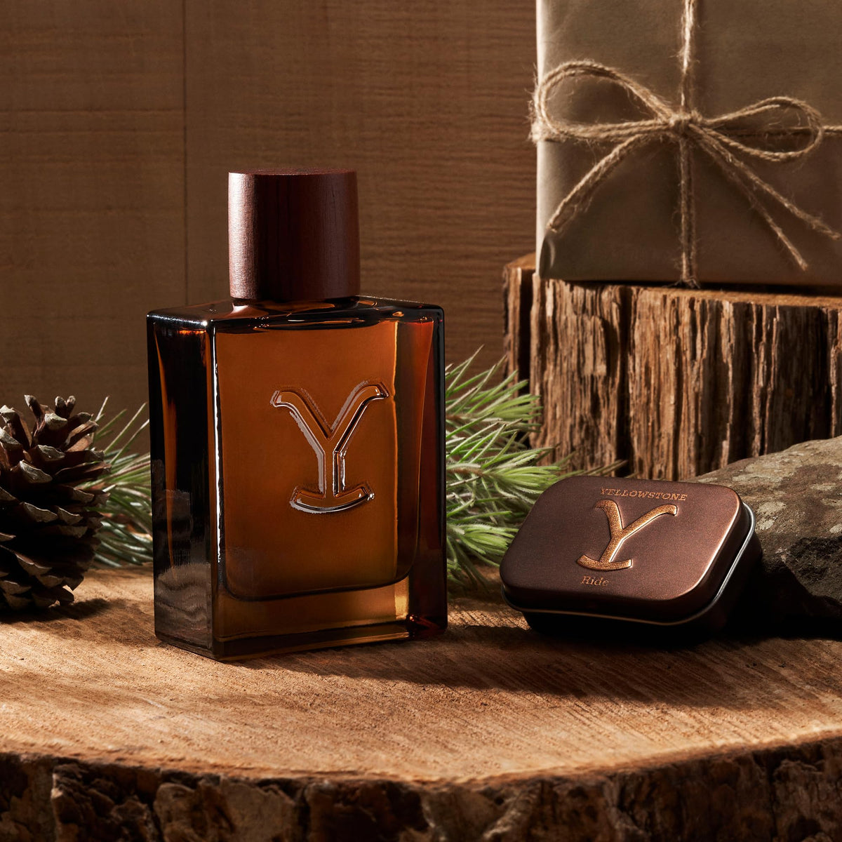 Pulse-point swirls for a subtle, lasting fragrance trail.