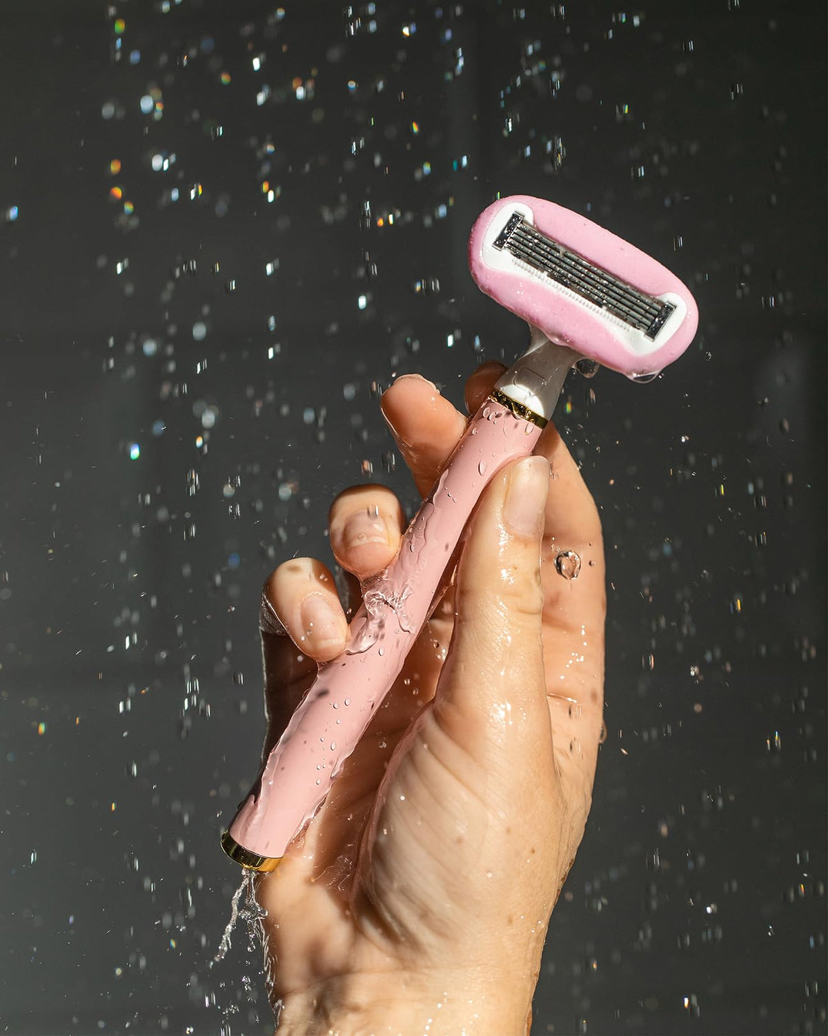 Truly Life Shaver Razor aloe-shea gel bars moisturize for a smoother shave.