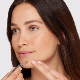 Curved tips on the Tweezerman extractor enable safer blackhead removal
