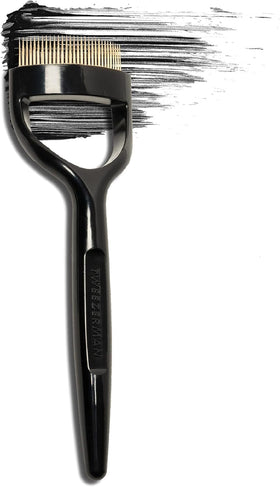 Tweezerman Curl 38 lashcomb includes a safety cap for protective storage.