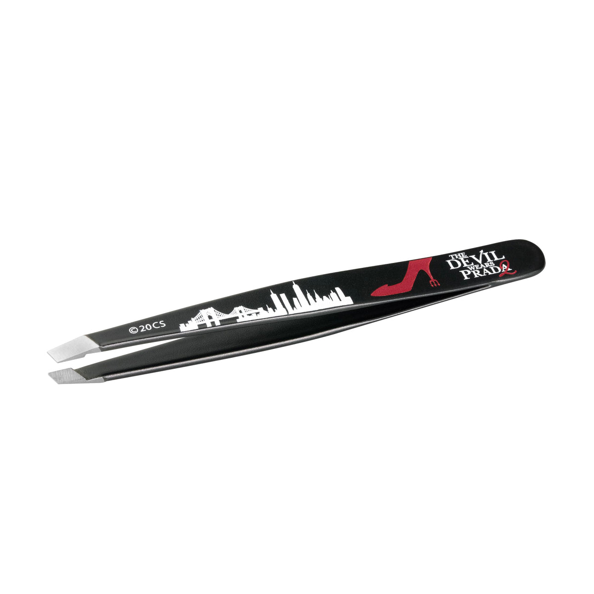 Tweezerman Devil Wears Prada 2 Slant Tweezer closeup shows precise, evenly aligned tips.