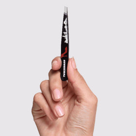 Tweezerman hand-filed tips grab every hair with precision.
