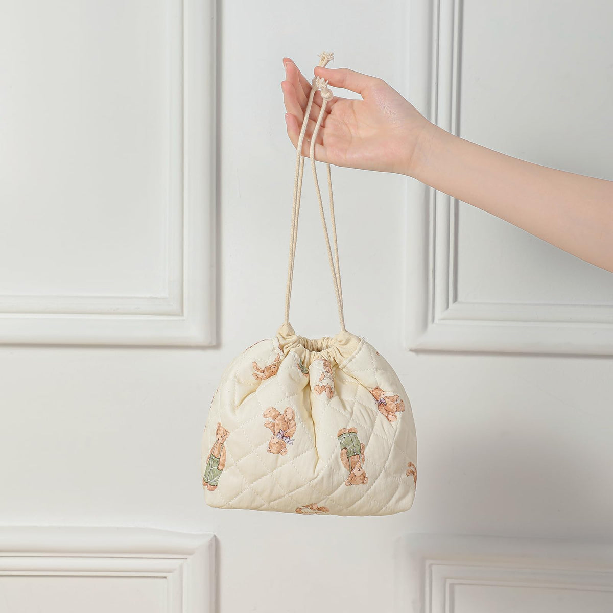 uekeboag drawstring bag secures small items with easy access.