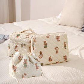 uekeboag floral quilted design adds Coquette aesthetic to your travel set.