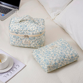 uekeboag quilted makeup bag zipper detail lightblue built to last.