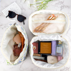 Uekeboag three-piece set shows versatile sizes for toiletries.
