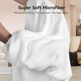 UmiSleep long-curly hair use showing gentle drying and reduced friction.
