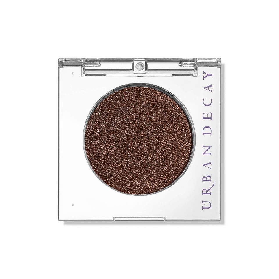 Urban Decay 24/7 Eyeshadow Ember swatch reveals deep copper metallic pigment for bold lids