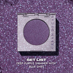 Urban Decay 24/7 Eyeshadow Single finger application for maximum pigment payoff
