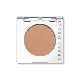 Urban Decay 24/7 Eyeshadow Single compact close-up, creamy texture for versatile eye looks.