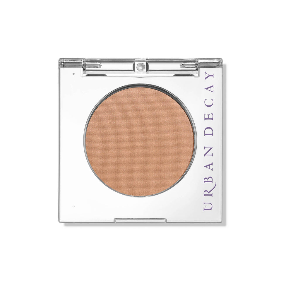 Urban Decay 24/7 Eyeshadow Single compact close-up, creamy texture for versatile eye looks.