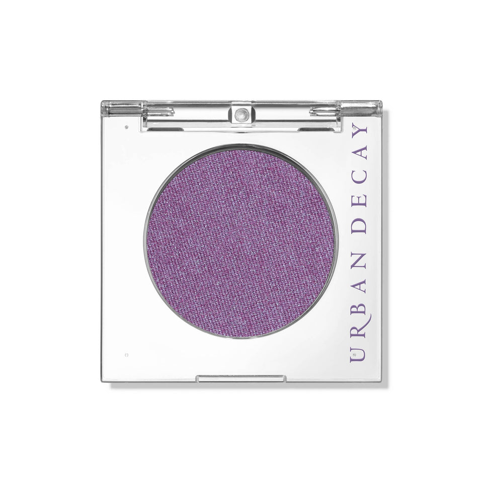 Urban Decay 24/7 Eyeshadow Single shows crease-free color for all-day wear.