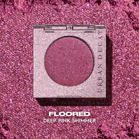 Finger application of Urban Decay 24/7 Floored delivers smooth blend.