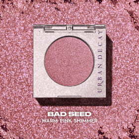 URBAN DECAY 24/7 Eyeshadow Single Bad Seed silky texture enables easy finger-to-lid application.