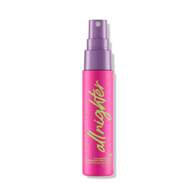 Urban Decay All Nighter bottle mist demonstrating a lightweight makeup seal for up to 16 hours