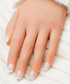 Urban Luxe Nails 32-piece reusable set offers flexible, budget-friendly style.