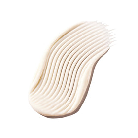 Ursa Major Botanic Buzz Body Lotion skin finish appears non-greasy.