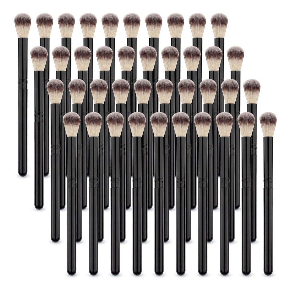 Urtlia lash shampoo brush with soft bristles for gentle lash cleansing and makeup removal.