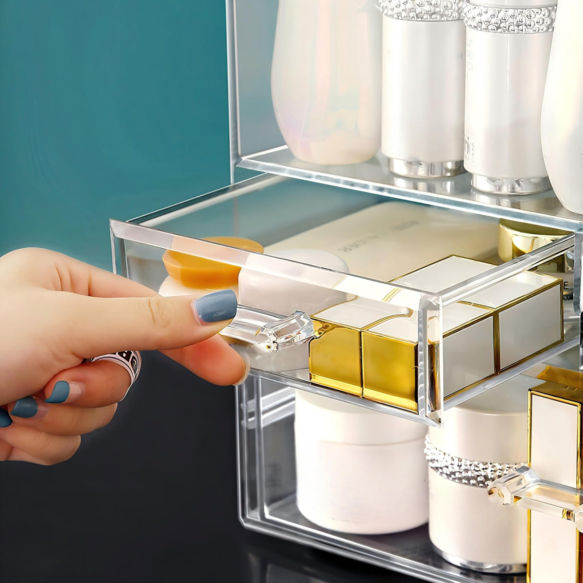 UShioart one-piece molded acrylic organizer resists moisture and dust