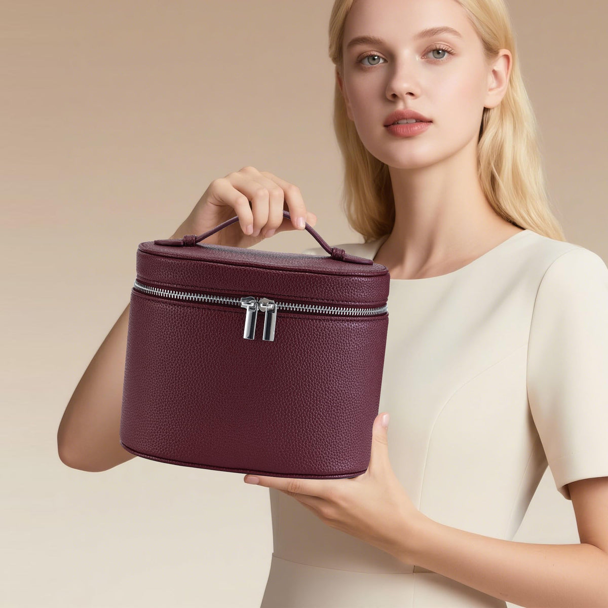 UUYUUY makeup bag interior layout with removable dividers
