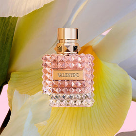Valentino Donna EDP bottle detail capturing premium craftsmanship and chic aura.