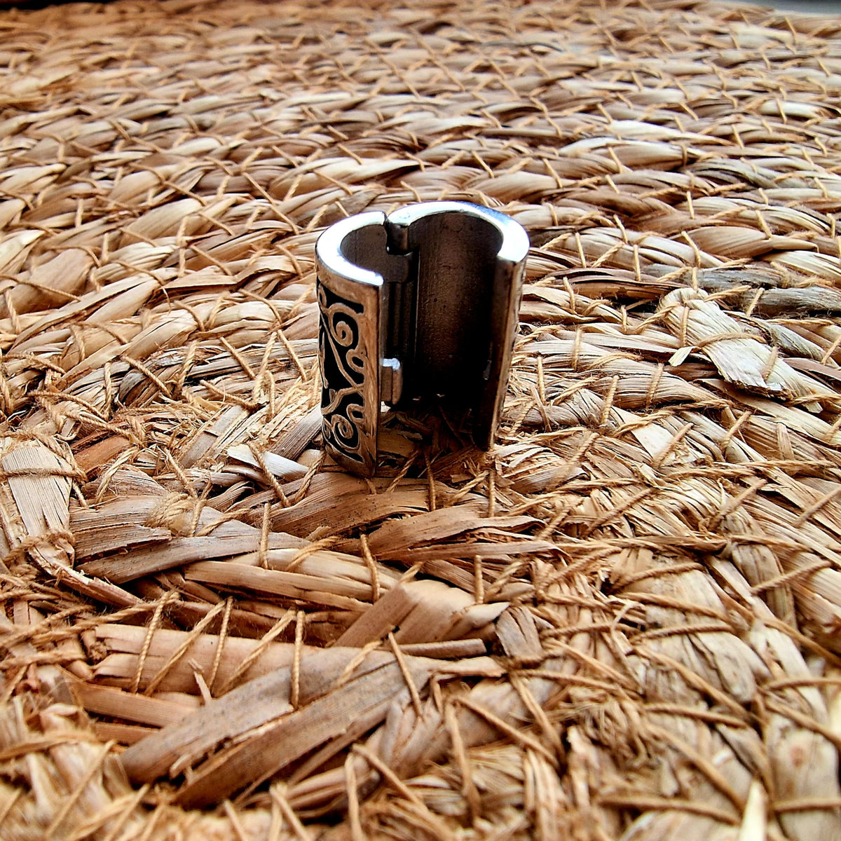VALHALLA chrome-like bead for DIY projects, adds historical elegance.