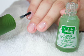Valmy 2in1 garlic-lemon nail whitening application highlights brightening effect.