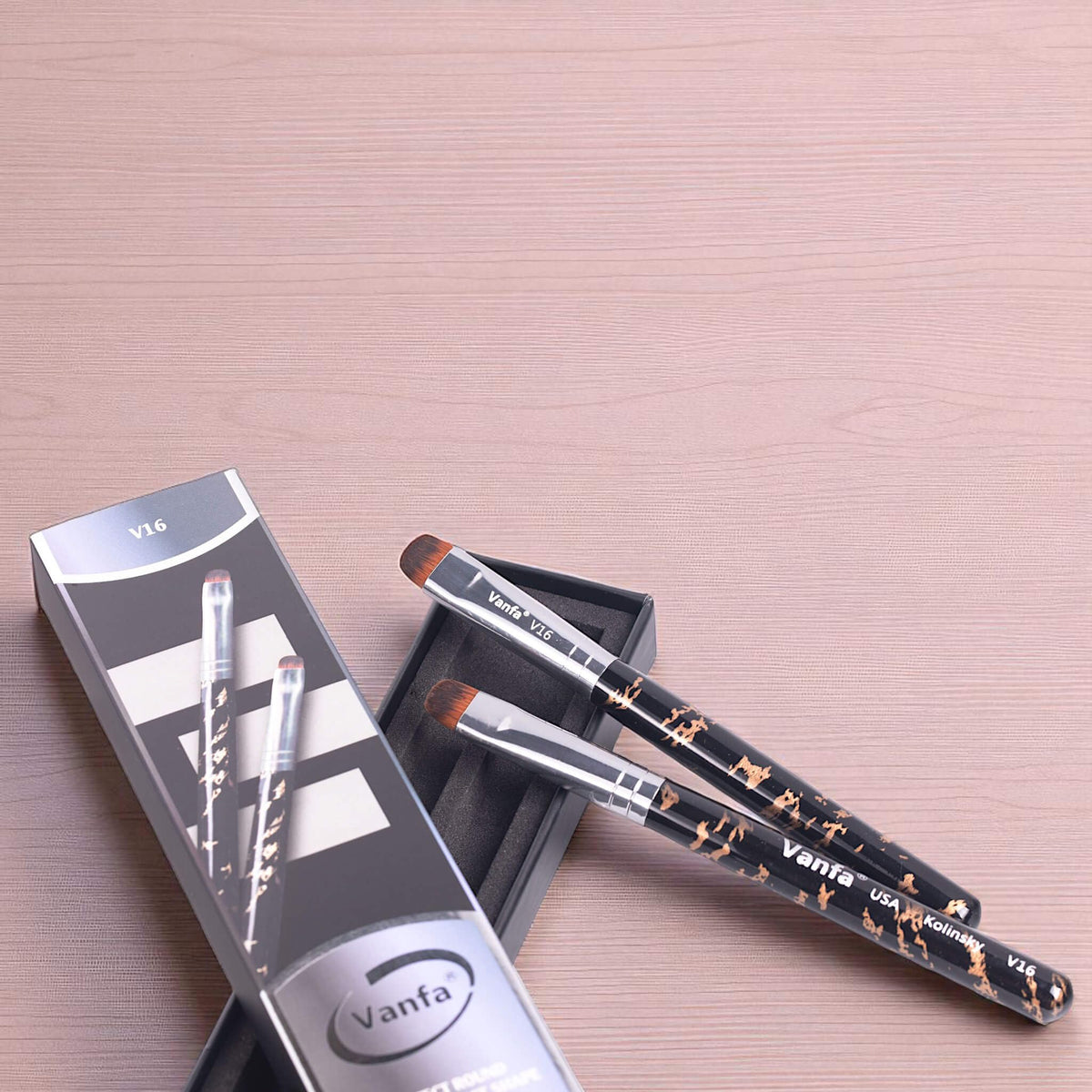 Vanfa nail art brush fine tip for precise detailing.
