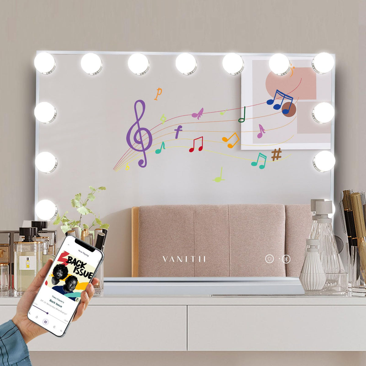 VANITII Global vanity mirror works on desk or wall.
