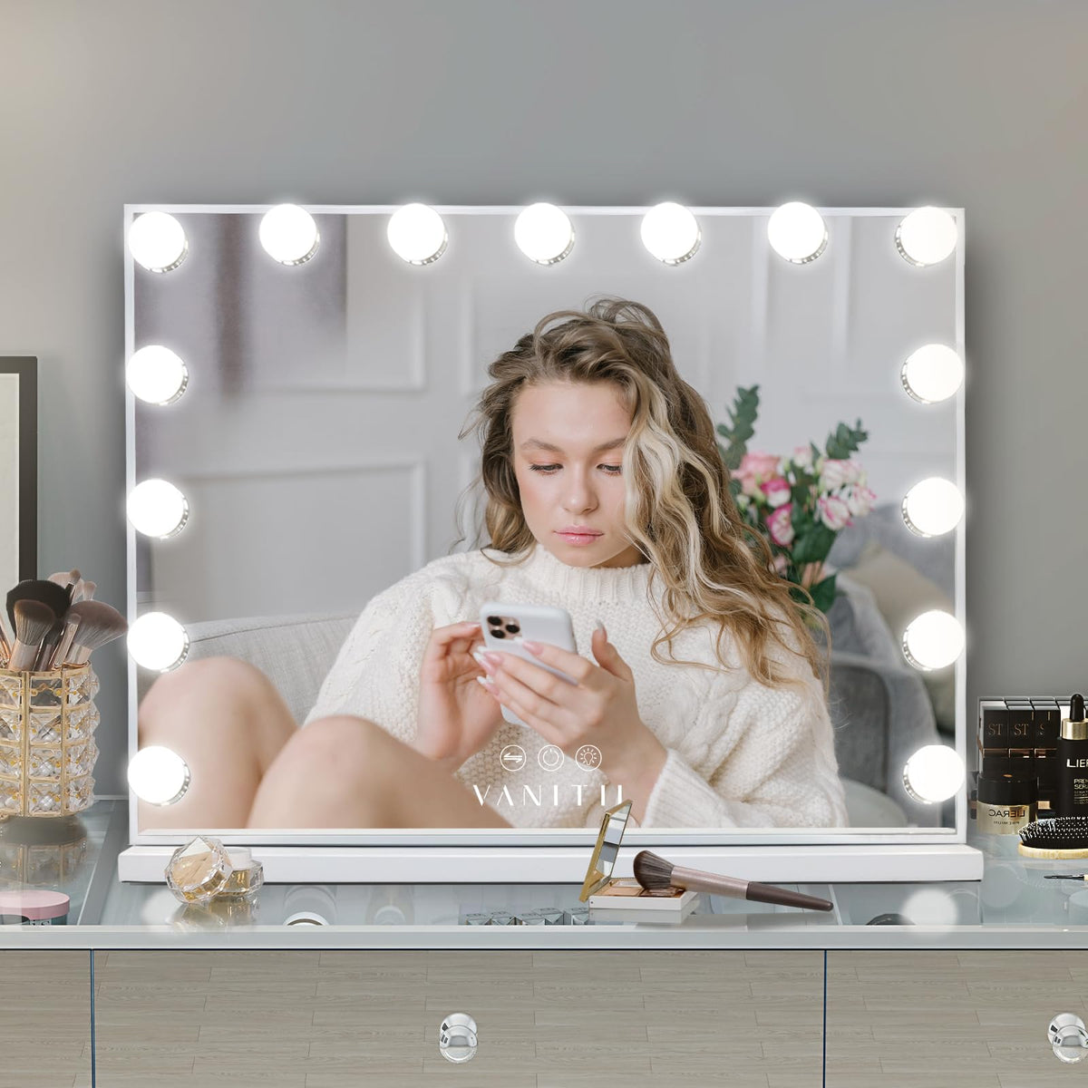 VANITII GLOBAL mirror demonstrates wall-mount or tabletop versatility