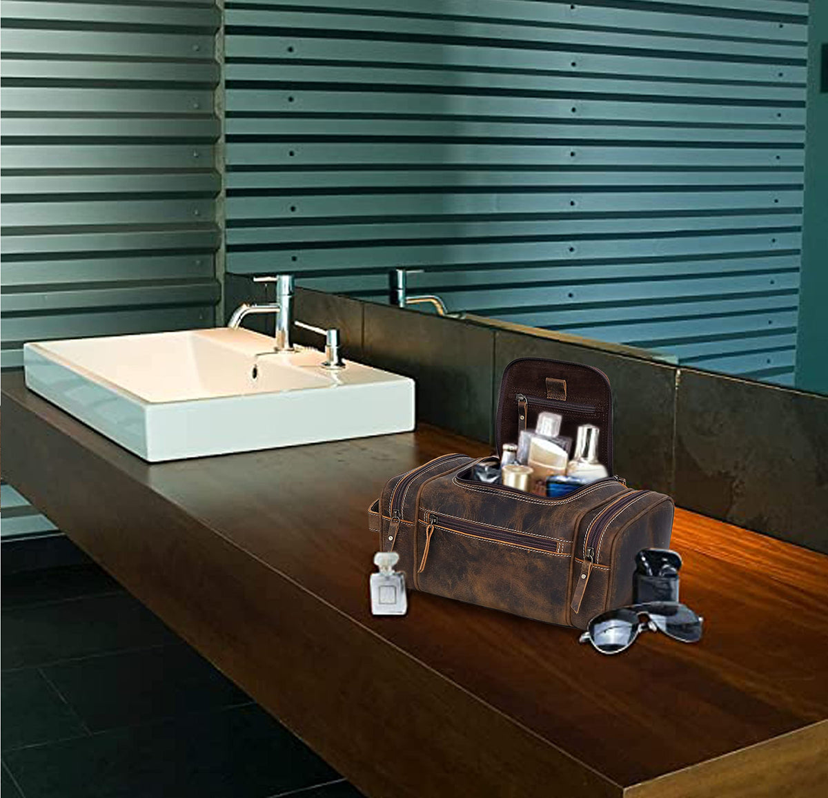 VC Vintage Couture leather toiletry bag interior lining keeps liquids sealed and belongings protected.