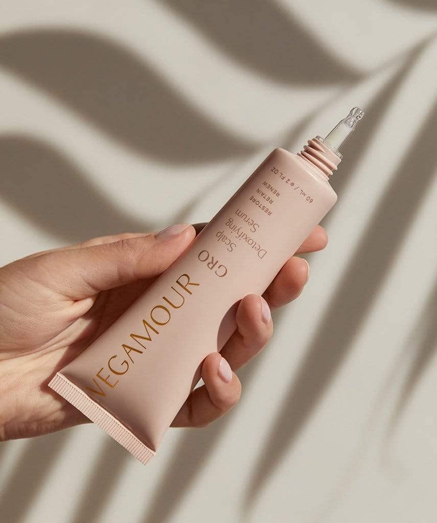 Marula oil delivers Omega fatty acids to support moisture.