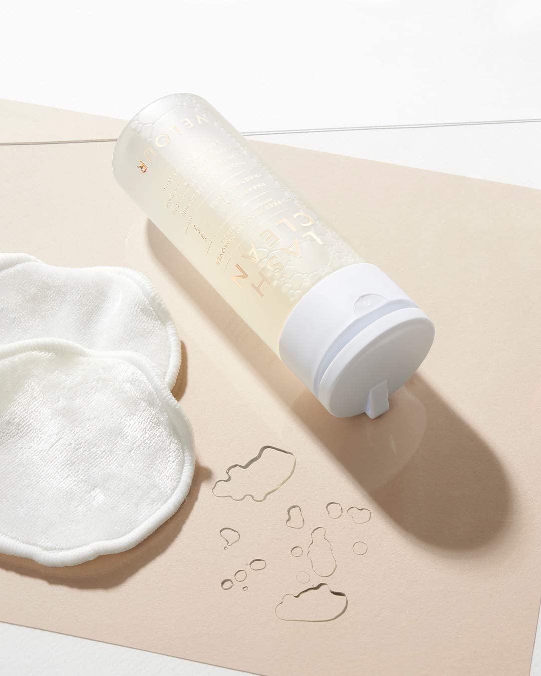 Velour Lash Clean in-use-eyes demonstrates easy makeup removal without rubbing
