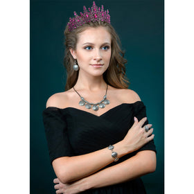VELSCRUN crown is lightweight for everyday dress-up and celebrations