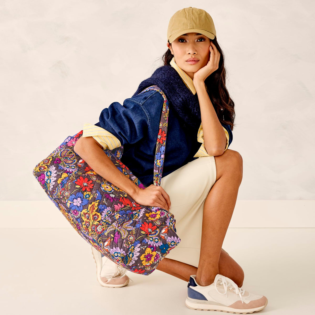 Side pocket detail on Vera Bradley Duffle Bag Colorful Bouquet for quick access