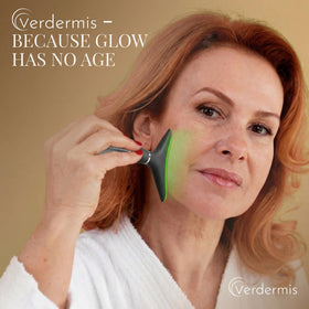 VERDERMIS travel-friendly case ready for on-the-go beauty routines.