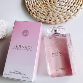 Versace Bright Crystal foam closeup showing creamy texture and lasting scent