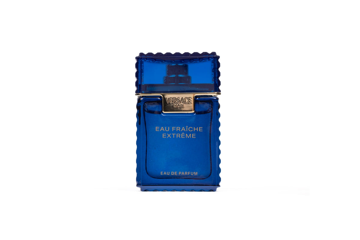 Versace Eau Fraiche Extreme mini packaging box highlights gift-ready luxury.