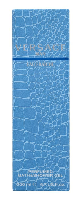Versace Man Eau Fraiche foam lather demonstrates cleansing action