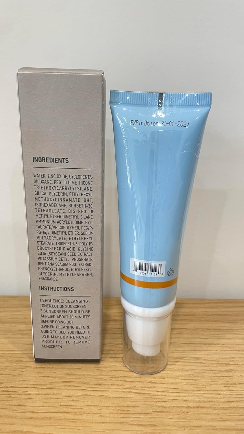 Two-pack of VGO Clear Face Sunscreen for convenience and value